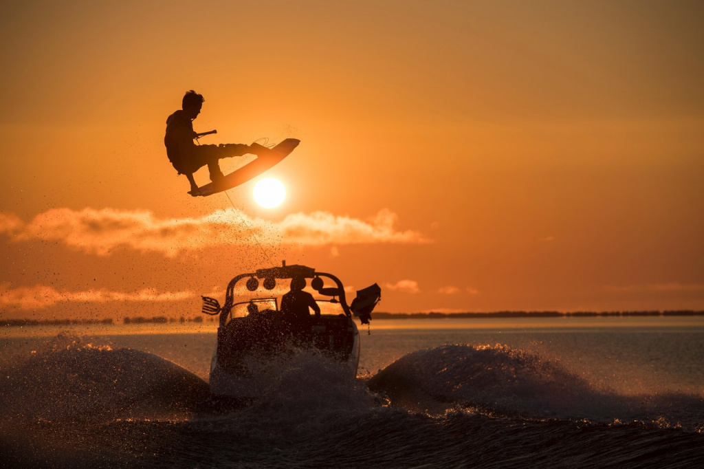 wakeboarder-mike-dowdy-at-sunset-on-lake-superior.jpg